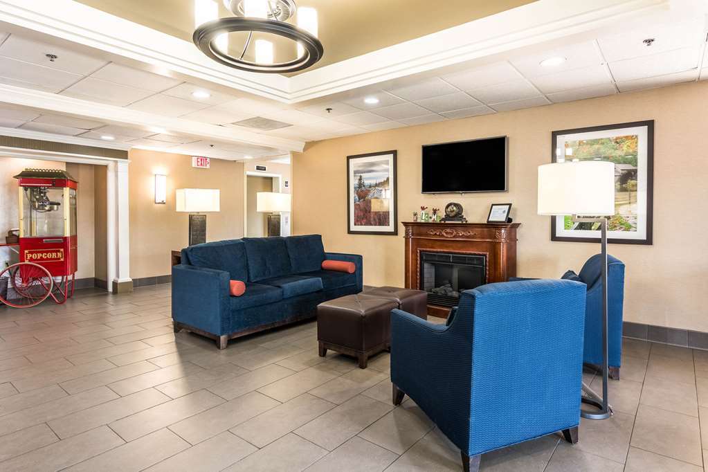 Comfort Inn & Suites Staunton Dalaman gambar